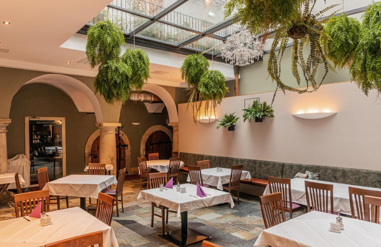 Boutique Hotel Dom - Rooms & Suites Грац Экстерьер фото