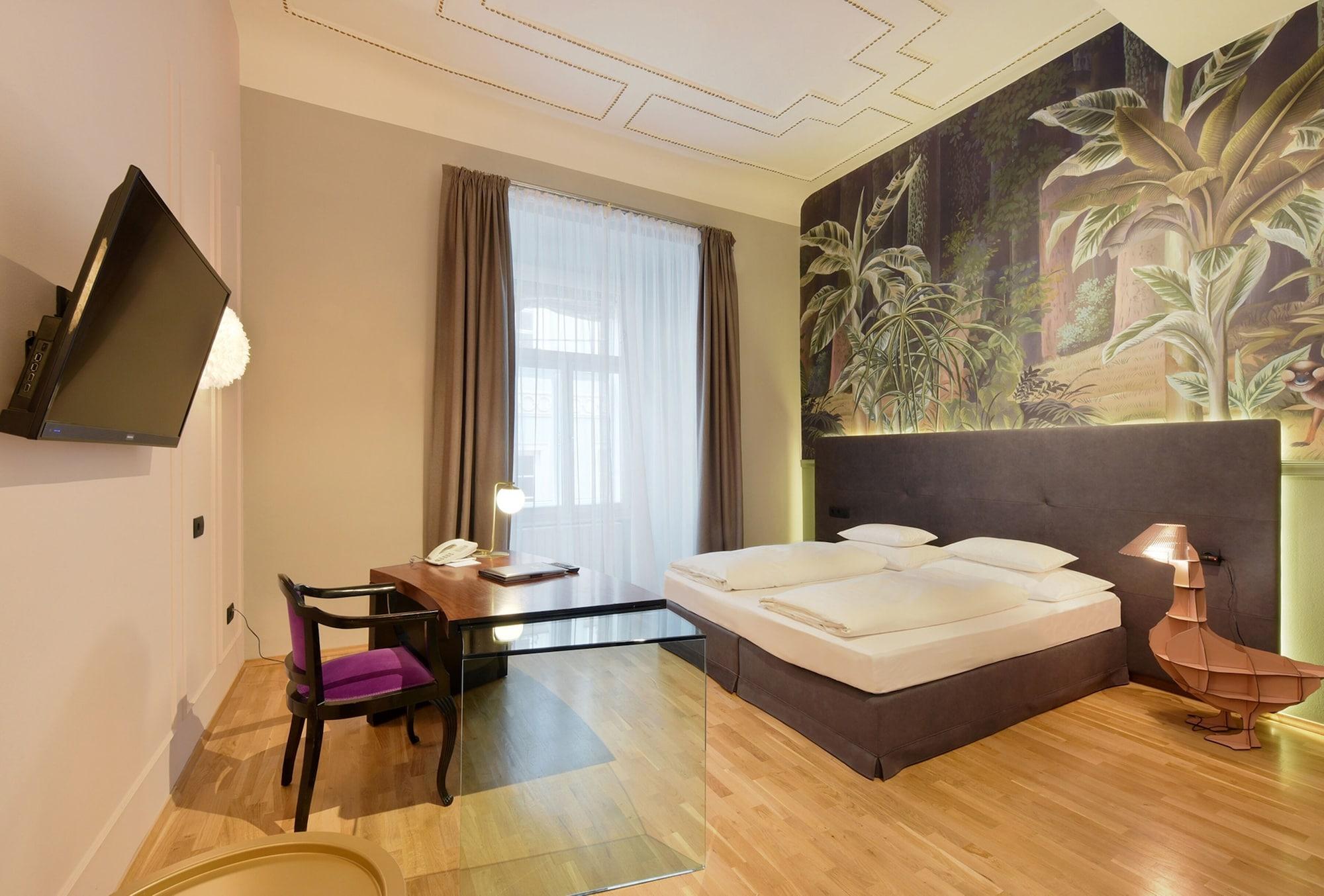 Boutique Hotel Dom - Rooms & Suites Грац Экстерьер фото