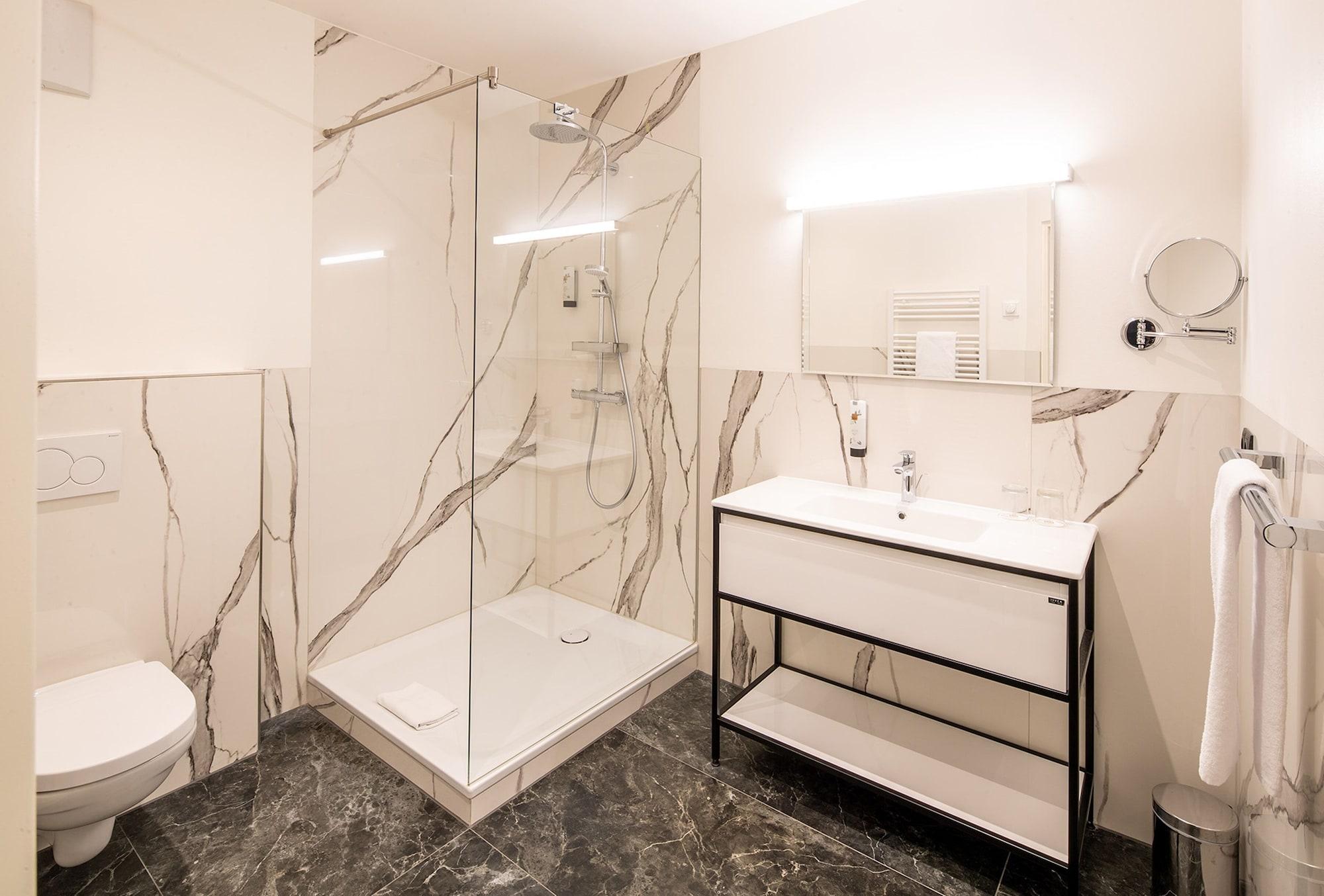 Boutique Hotel Dom - Rooms & Suites Грац Экстерьер фото