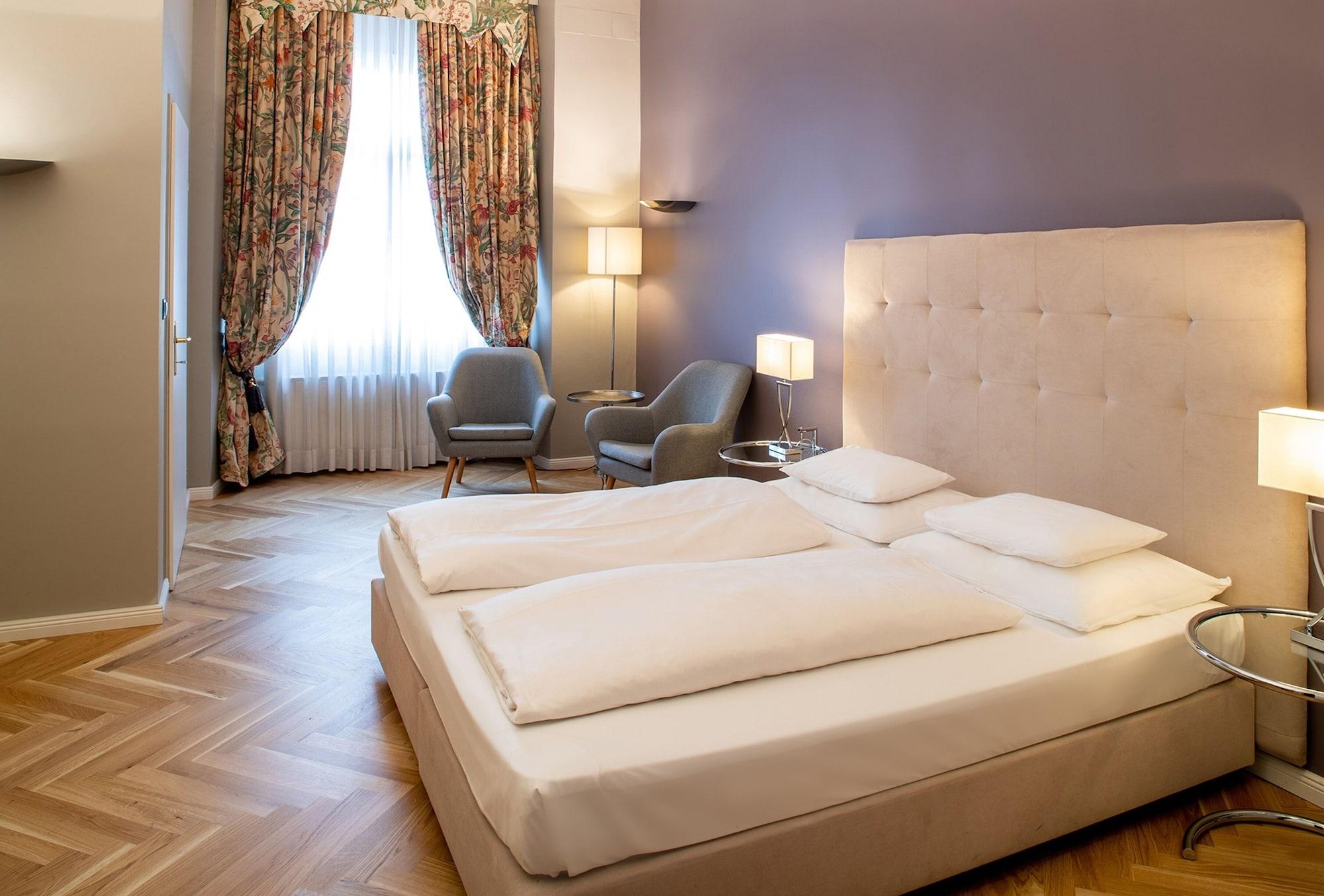 Boutique Hotel Dom - Rooms & Suites Грац Экстерьер фото