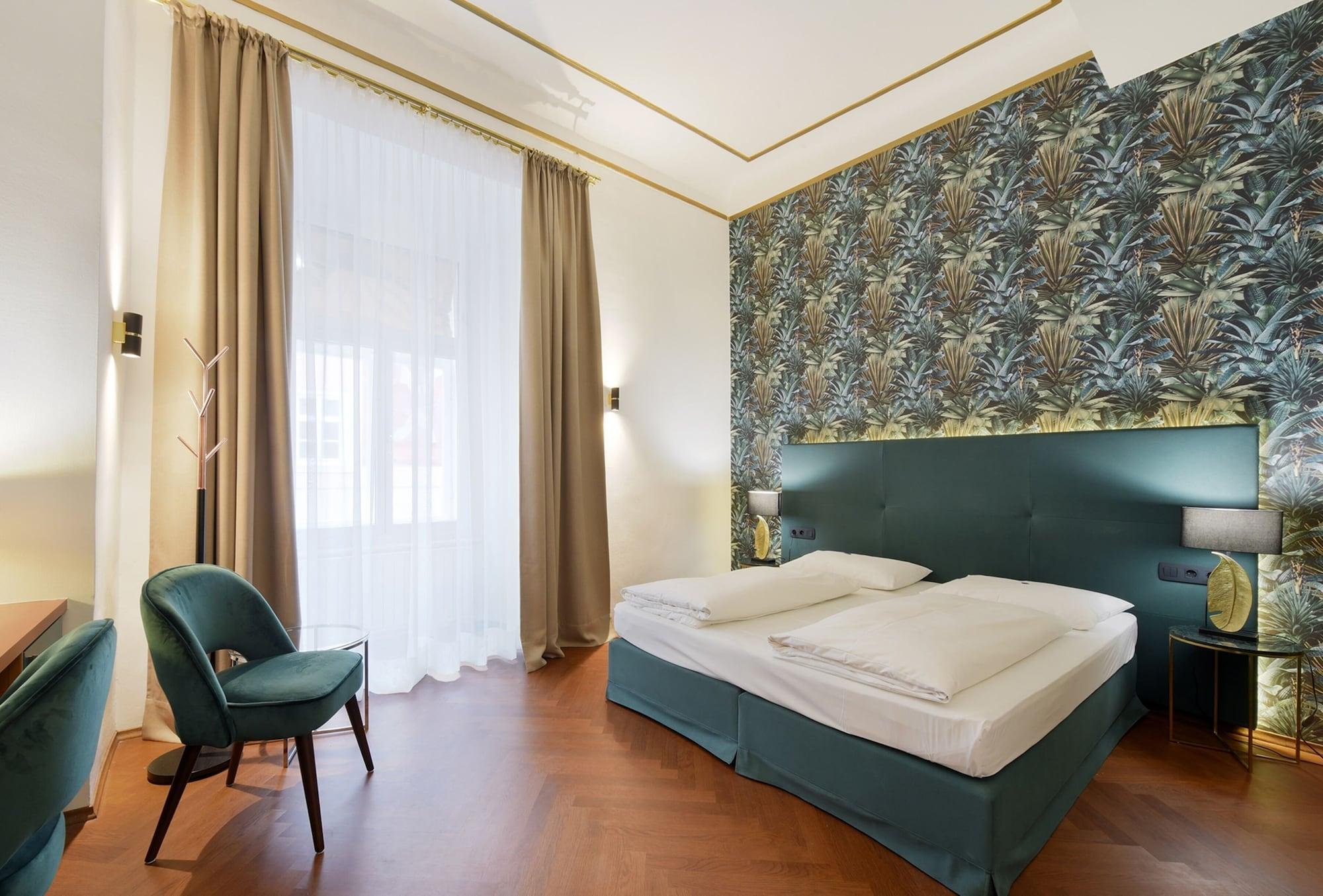 Boutique Hotel Dom - Rooms & Suites Грац Экстерьер фото