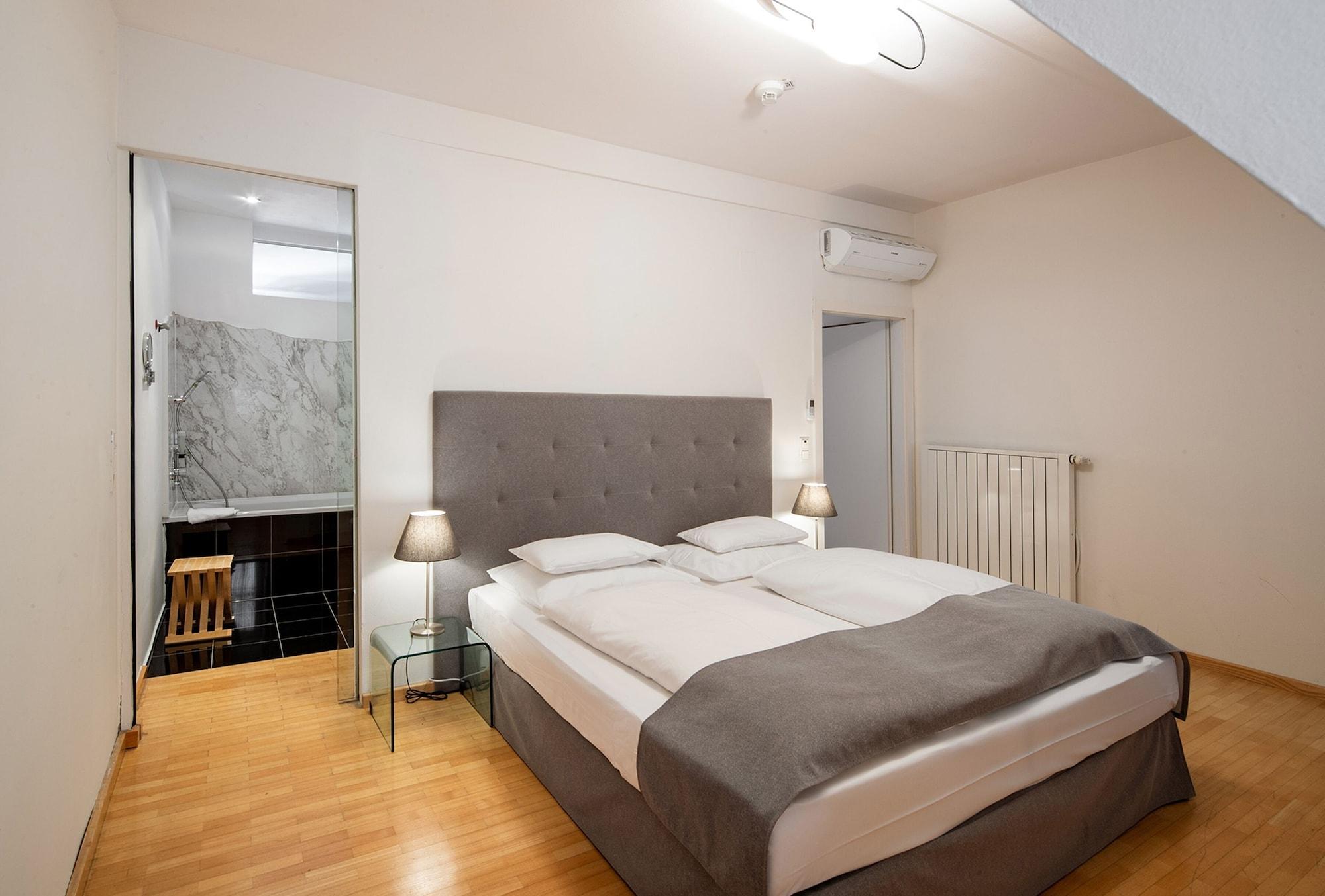 Boutique Hotel Dom - Rooms & Suites Грац Экстерьер фото