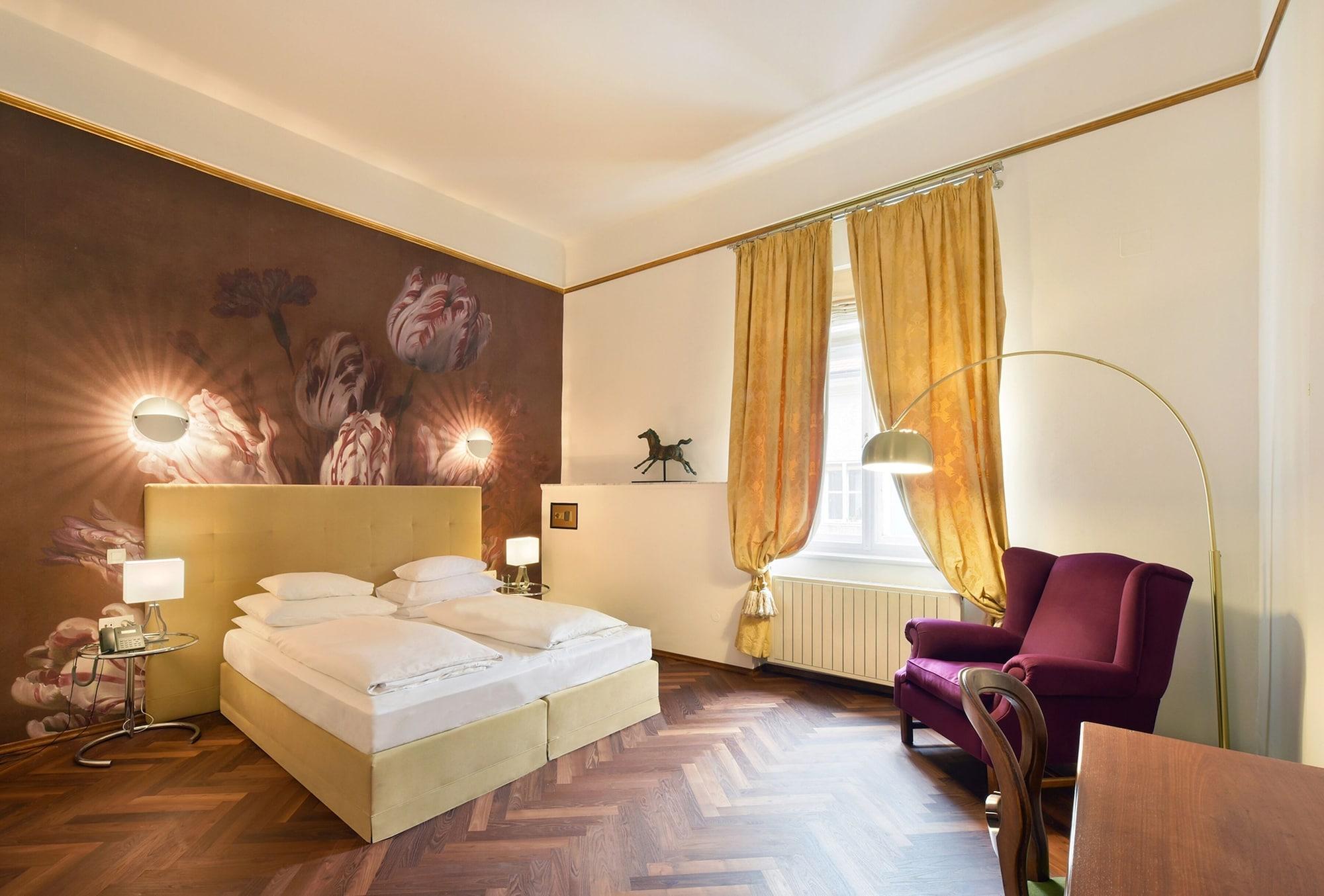 Boutique Hotel Dom - Rooms & Suites Грац Экстерьер фото