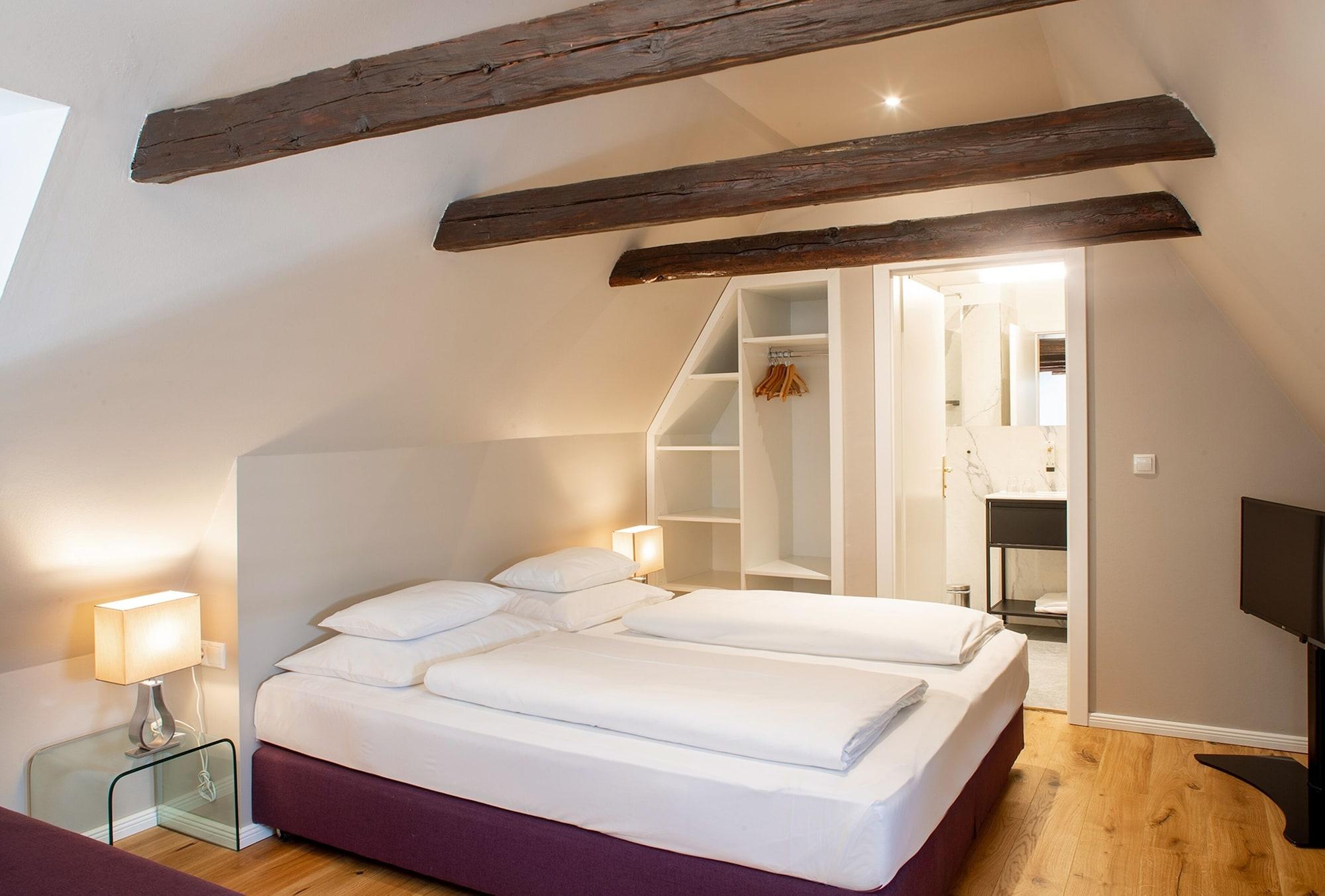 Boutique Hotel Dom - Rooms & Suites Грац Экстерьер фото