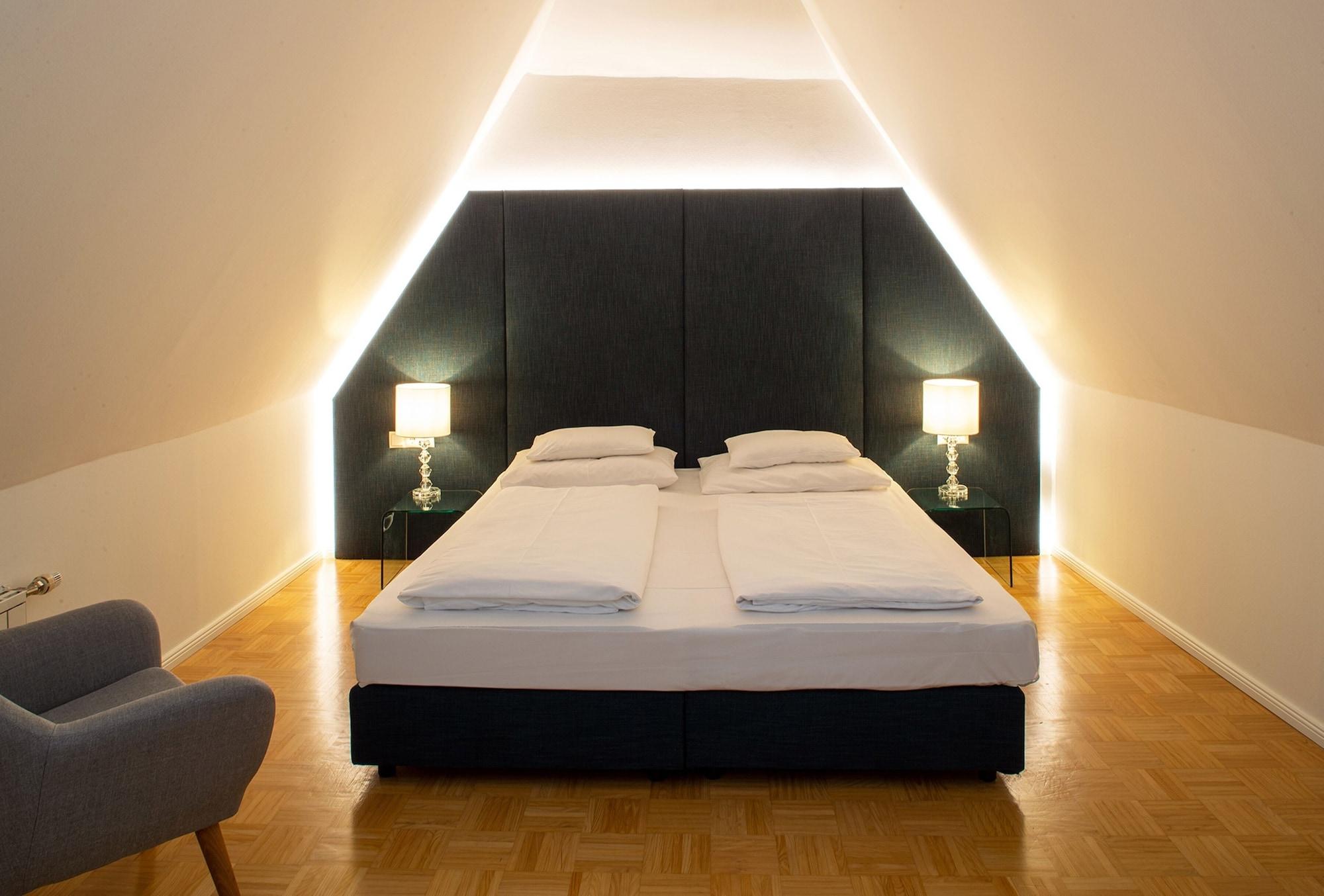 Boutique Hotel Dom - Rooms & Suites Грац Экстерьер фото