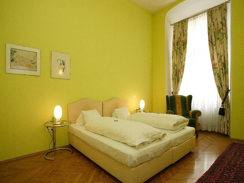 Boutique Hotel Dom - Rooms & Suites Грац Экстерьер фото