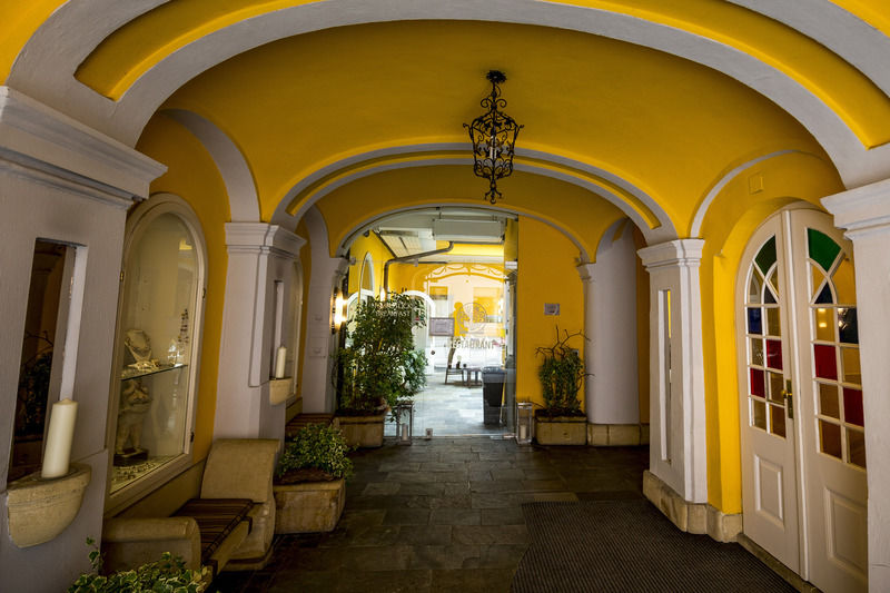 Boutique Hotel Dom - Rooms & Suites Грац Экстерьер фото