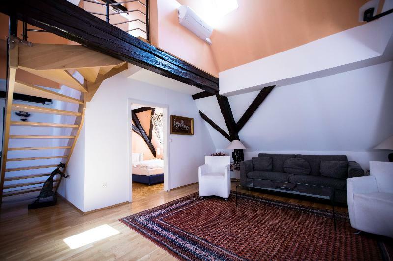 Boutique Hotel Dom - Rooms & Suites Грац Экстерьер фото